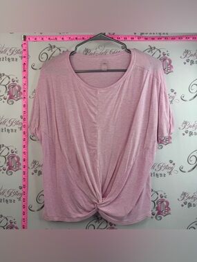 Hyba tshirt light pink twist Relaxed Short-Sleeve Twist-Front Tee in Light Pink